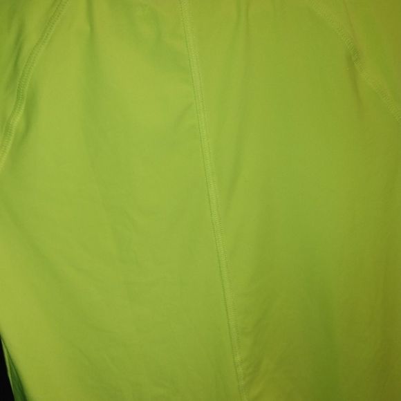 Neon Green DSG Top 💚 - Picture 5 of 5